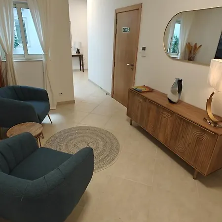 Querencia - Feel At Kalkara