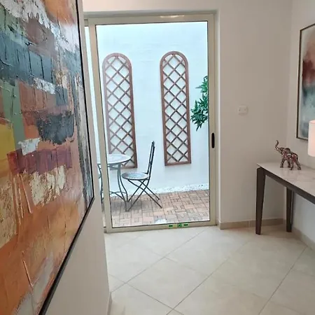 Querencia - Feel At 아파트 *