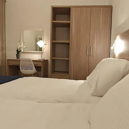 Querencia - Feel At Kalkara