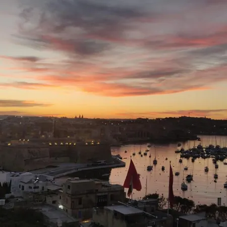 Querencia - Feel At * Kalkara