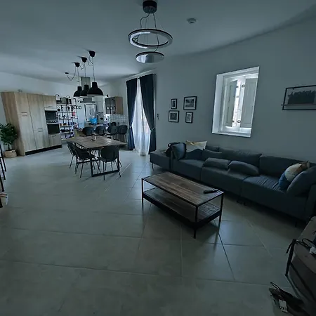 Querencia - Feel At 아파트 *