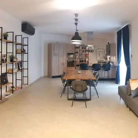 Querencia - Feel At * Kalkara