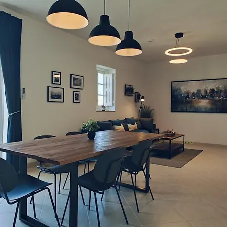 아파트 Querencia - Feel At