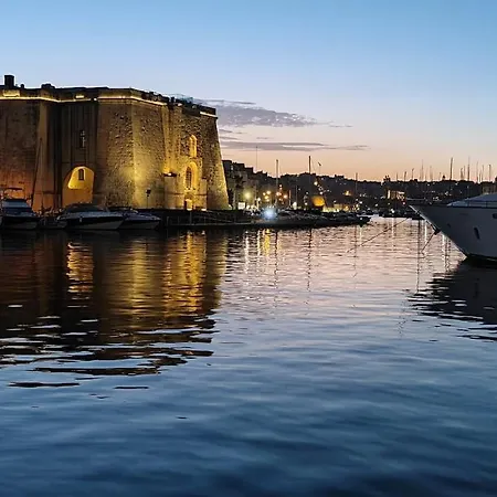 Querencia - Feel At Kalkara