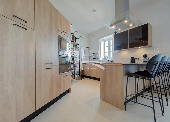 Querencia - Feel At * Kalkara