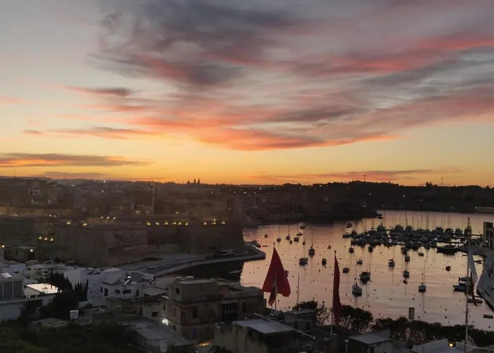 Querencia - Feel At * Kalkara