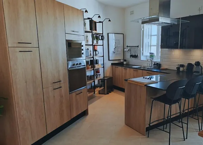 Querencia - Feel At * Kalkara